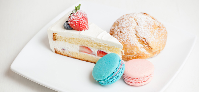 Cake & Macaron